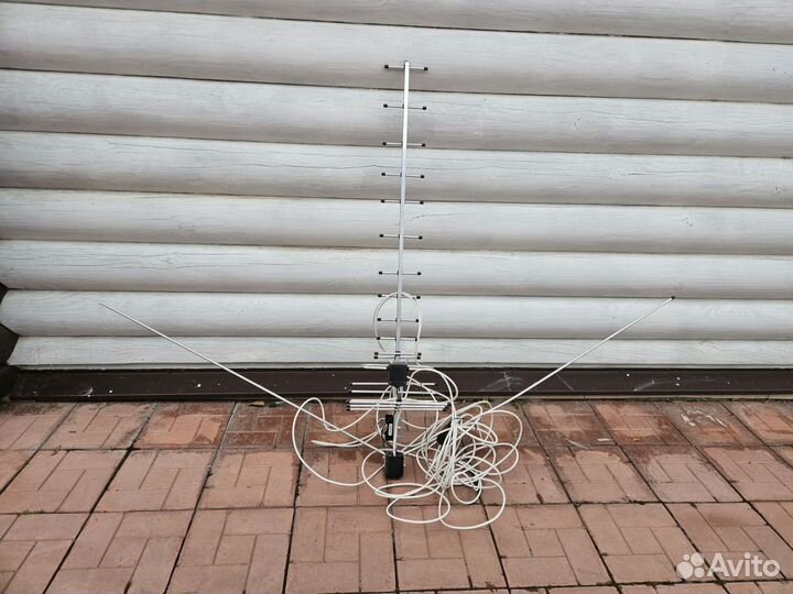 Уличная DVB-T2 антенна Locus L025.12