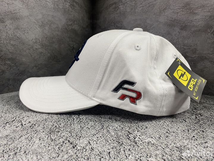 Бейсболка Opel белая