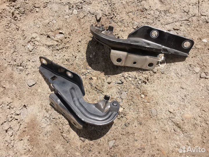 Петли капота передние Mitsubishi Outlander Xl CW5W