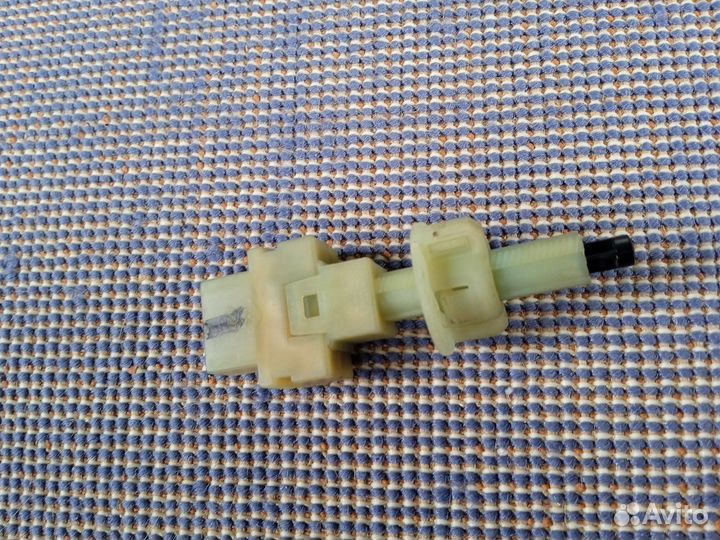 Выключатель стоп-сигнала Seat Cordoba (VW Polo)