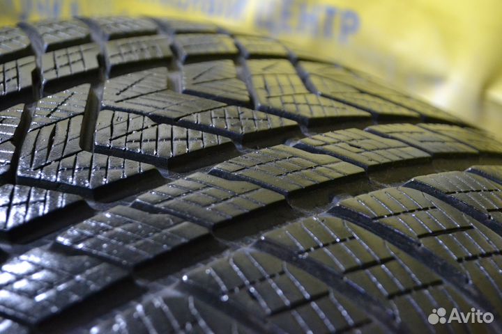 Pirelli Scorpion Winter 305/35 R21
