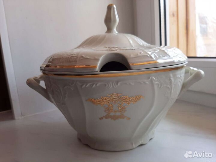 Фарфоровая супница