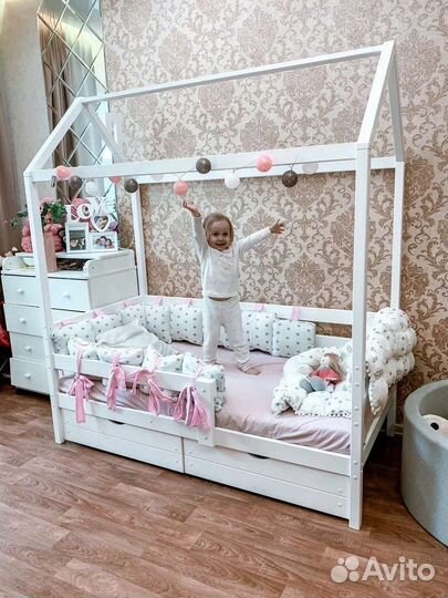 Кровать домик