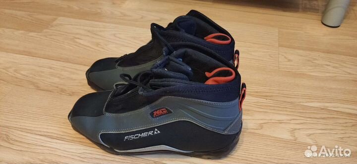 Лыжные ботинки fischer+крепление