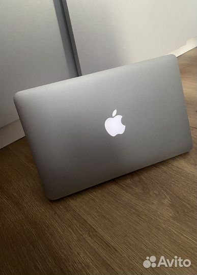 Apple MacBook Air 11