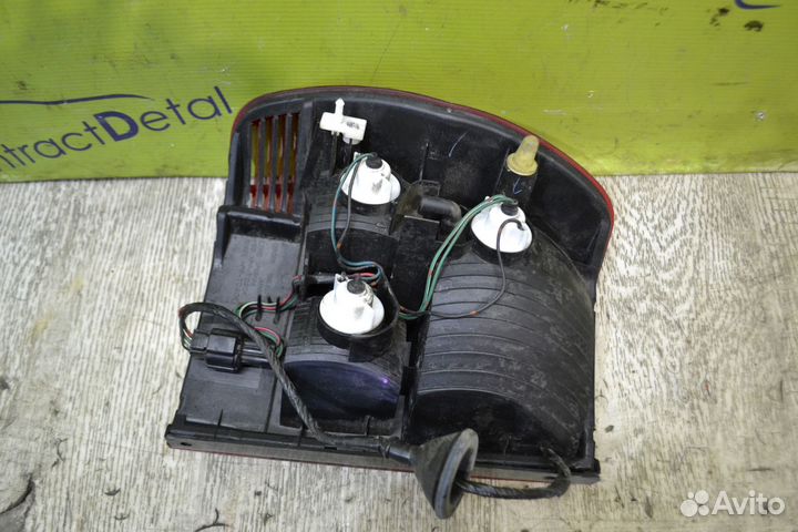 Фонарь задний правый Митсубиси Паджеро Пинин