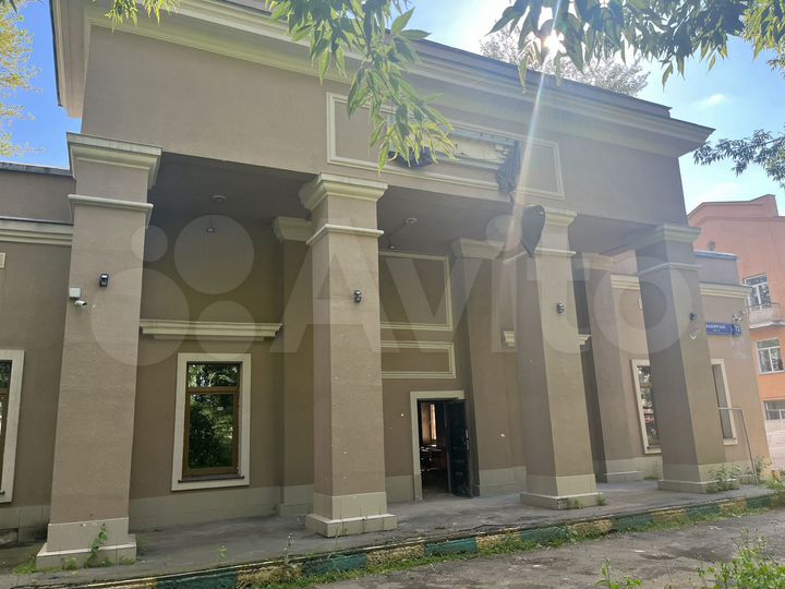 Здание, 374 м²