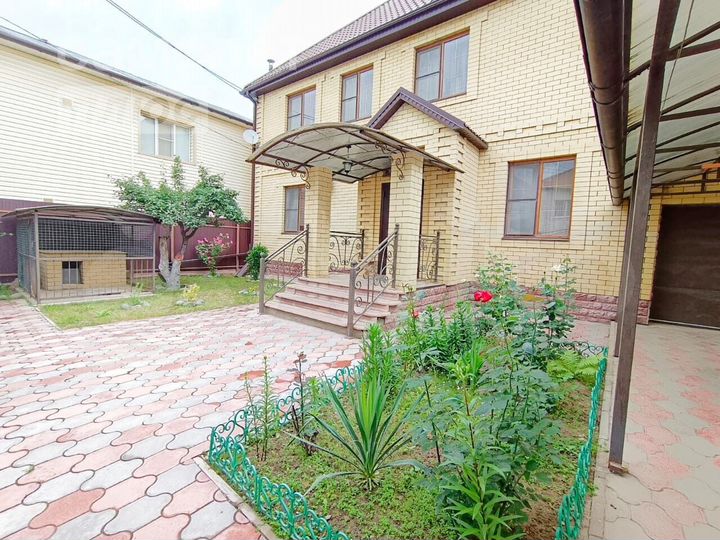 Дом 307 м² на участке 6,6 сот.