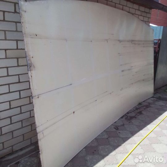 Поликарбонат бу
