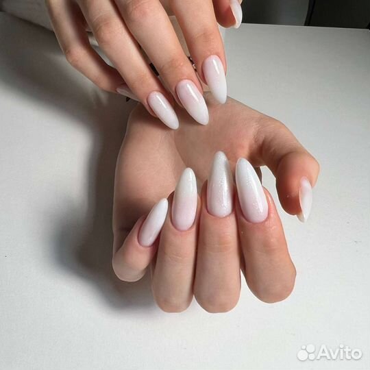 Маникюр с покрытием лаком
