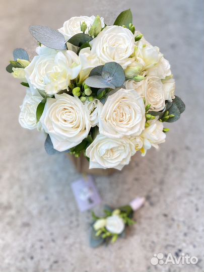 Свадебный букет невесты + бутоньерка (в подарок)