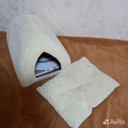 Домик для кошки или маленькой собачки