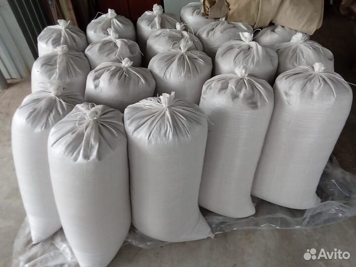 Зерно в мешках