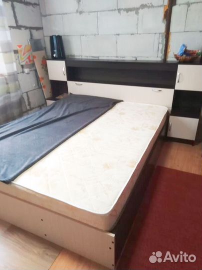 Спальный гарнитур