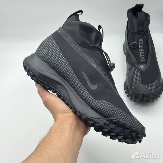 Nike ACG mountain fly gore tex