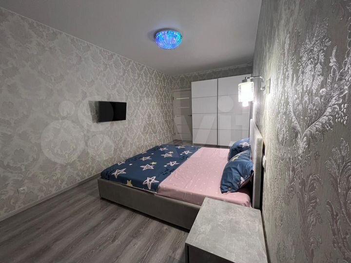 2-к. квартира, 64 м², 6/17 эт.