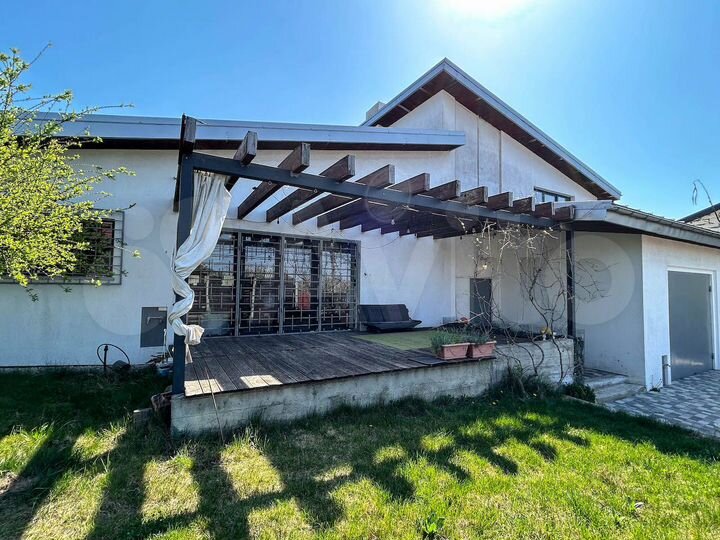 Дом 191 м² на участке 6 сот.