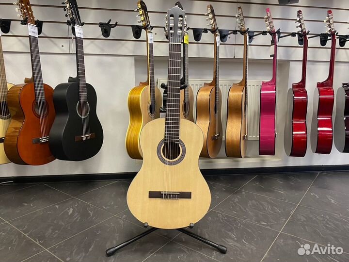 Flight C-100 NA 4/4 - классическая гитара