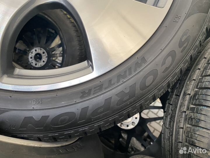 Pirelli Scorpion Winter 275/45 R21 и 315/40 R21 111V