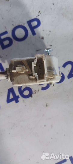 Замок лючка бензобака на Volkswagen Phaeton