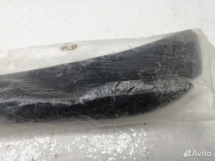 Молдинг лобового стекла правый Hyundai Santa Fe 3