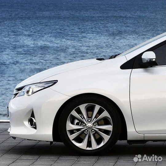 Крыло переднее левое в цвет Toyota Auris 2
