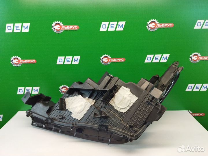 Фара правая Lexus LX