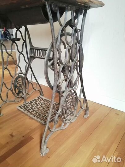 Швейная машинка National / станина National