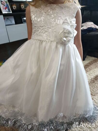 Нарядное праздничное платье