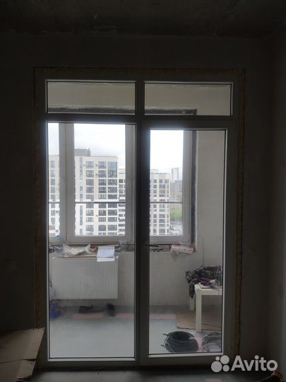 Межкомнатная перегородка с распашной дверью