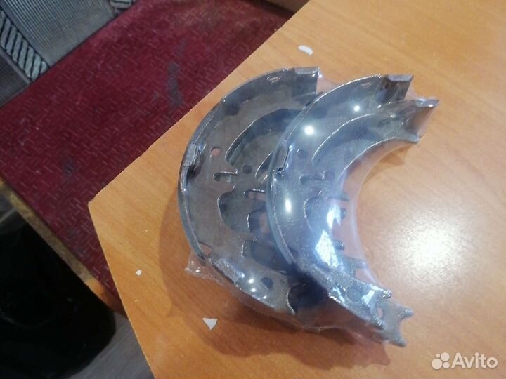 Задние колонки стояночного тормоза