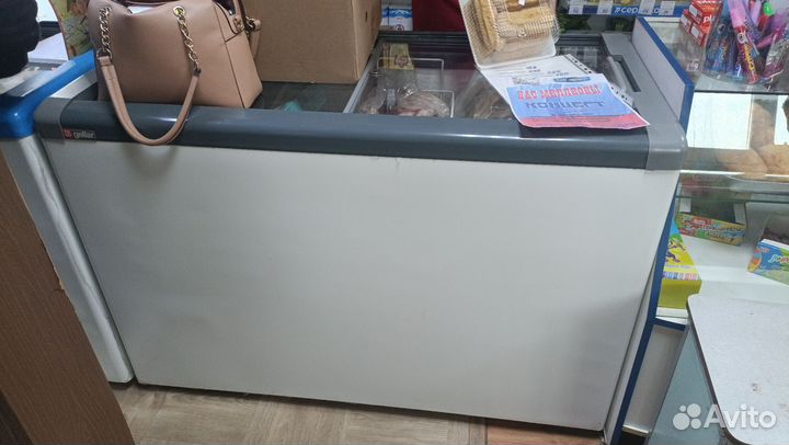 Холодильник витрина