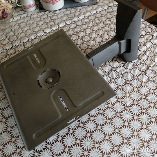 Подставка для телевизора настенная