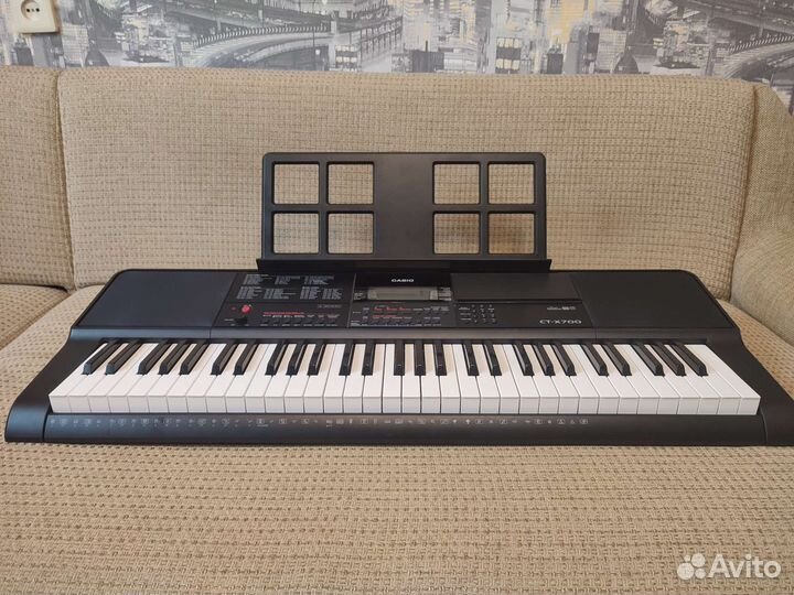 Синтезатор Casio CT-X700