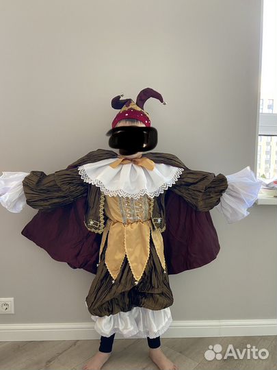 Новогодние, театральные, карнавальные костюмы