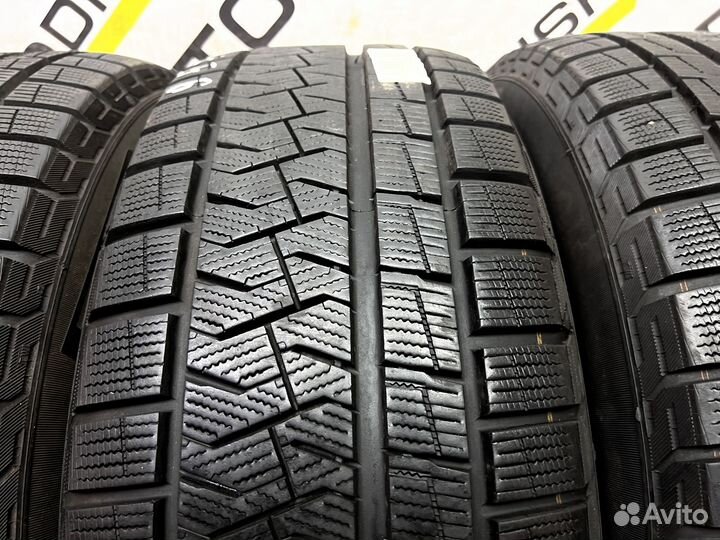 Pirelli Ice Asimmetrico Plus 215/60 R17 96Q