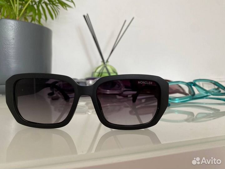Очки moncler