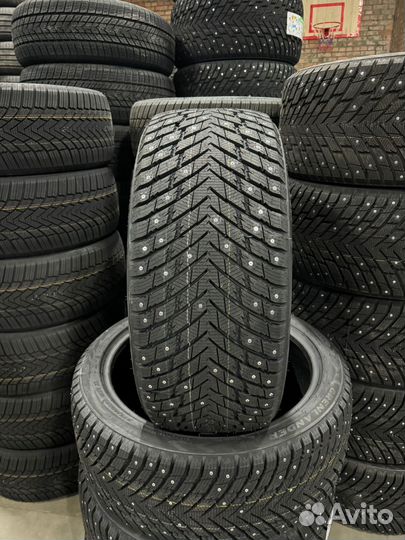 Grenlander Icedefensor Stud II 275/40 R22 102V