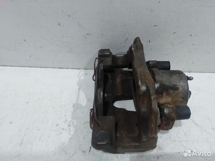 Суппорт тормозной передний левый Focus III 2011