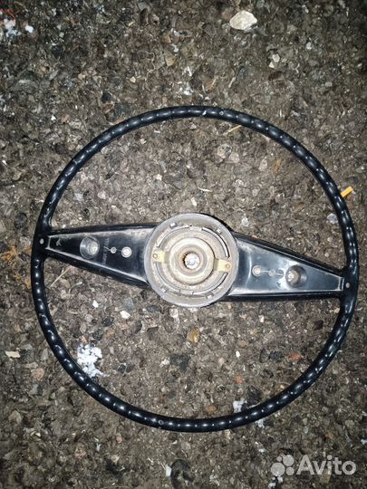 Продаю руль на ваз 2106