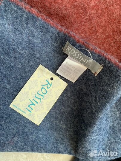 Женский шарф и женская шапка