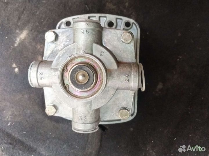 Запчасти на камаз 6520