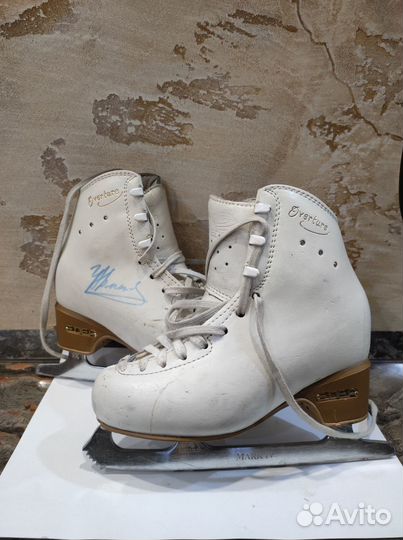 Фигурные коньки edea