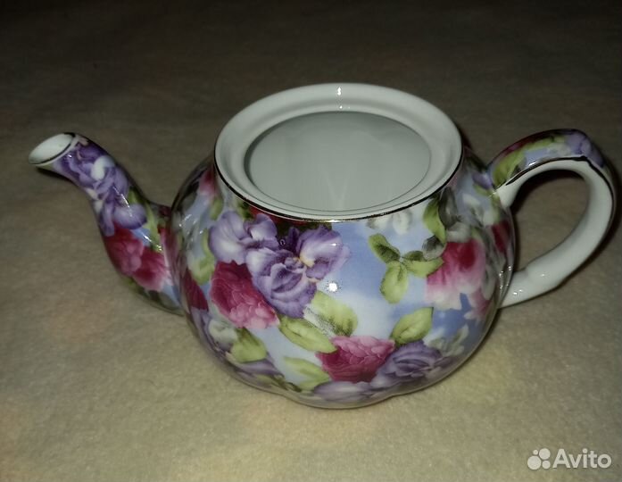 Чайник заварочный, солонка и перечница