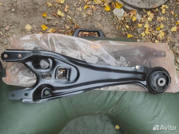 Honda 52372-SX0-A00Рычаг продольный нижний задний