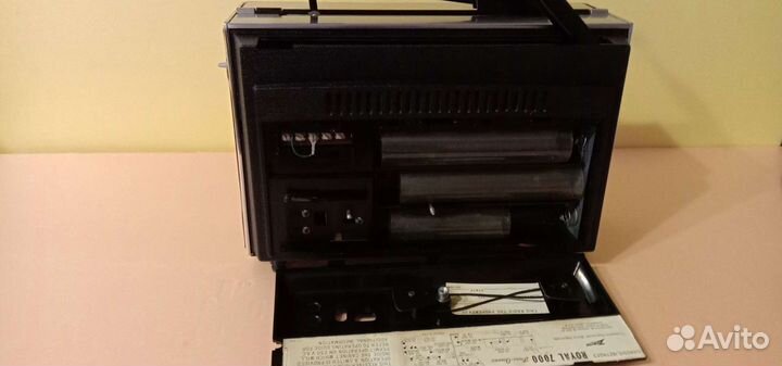 Радиоприемник Zenith Trans Oceanic royal 7000