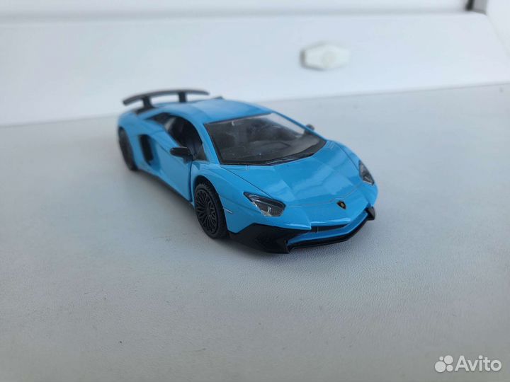 Модель масштабная Lamborghini Aventador
