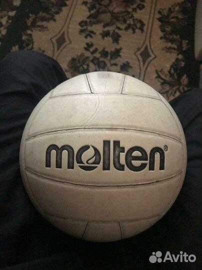 Волейбольный мяч