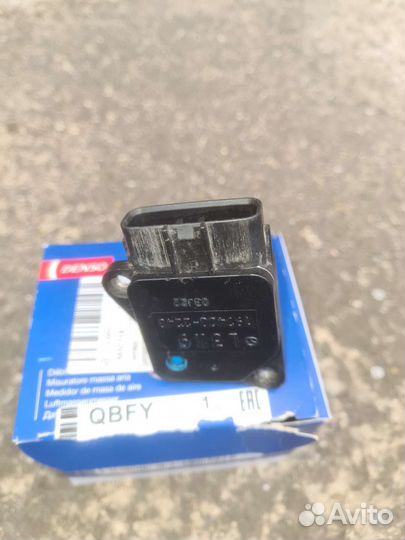 Датчик массового расхода воздуха на Мазду