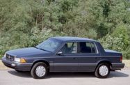 Dodge Spirit I (1988—1995) Седан
